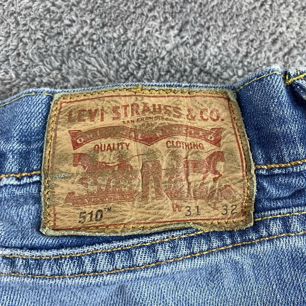 Levis 510‎ Skinny Jeans Mens 31x32 Blue Medium Wash Mid Rise Distressed